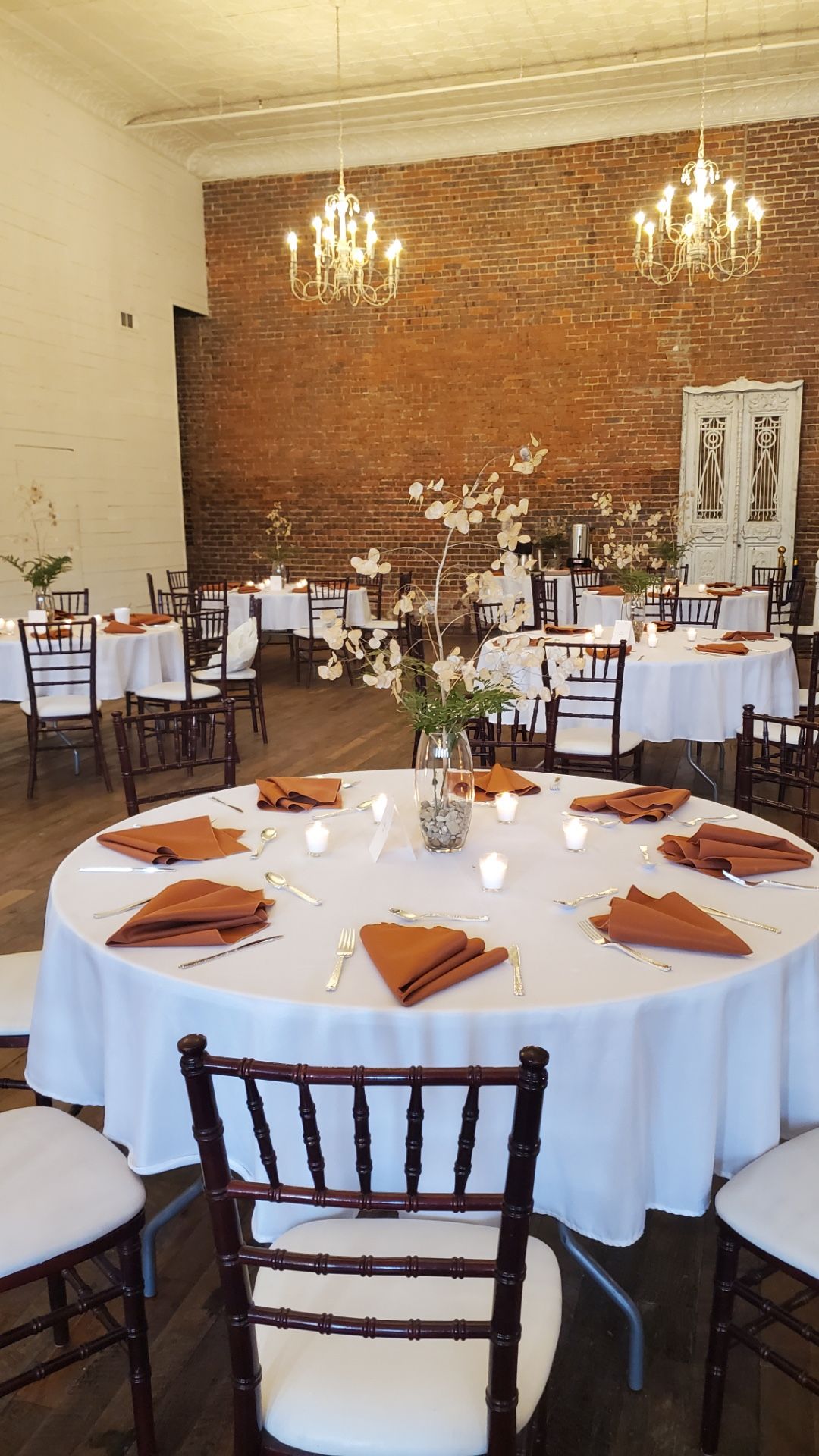 90” Round White Tablecloths