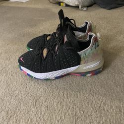 LeBron 18 Multicolor Sz 5y
