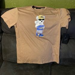 T-Shirt Medium Brand New 