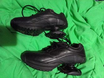 Z coil sneakers size 9new in box
