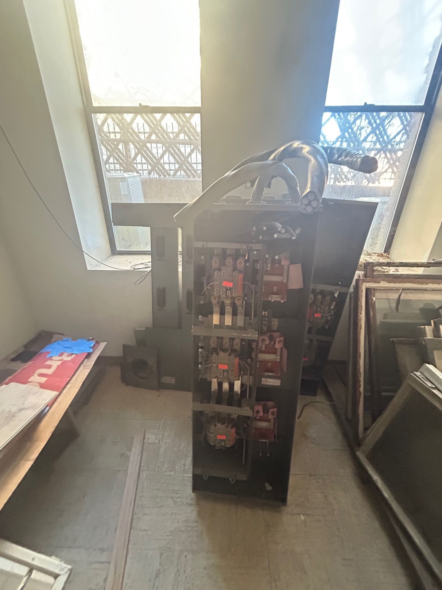 3 Phase Service 600 Amp Disconnect & 11 Meters