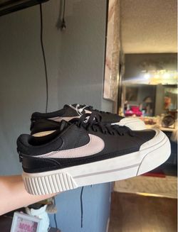 Women’s Nike shoes