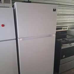 Samsung Refrigerator 21.1cu 33"