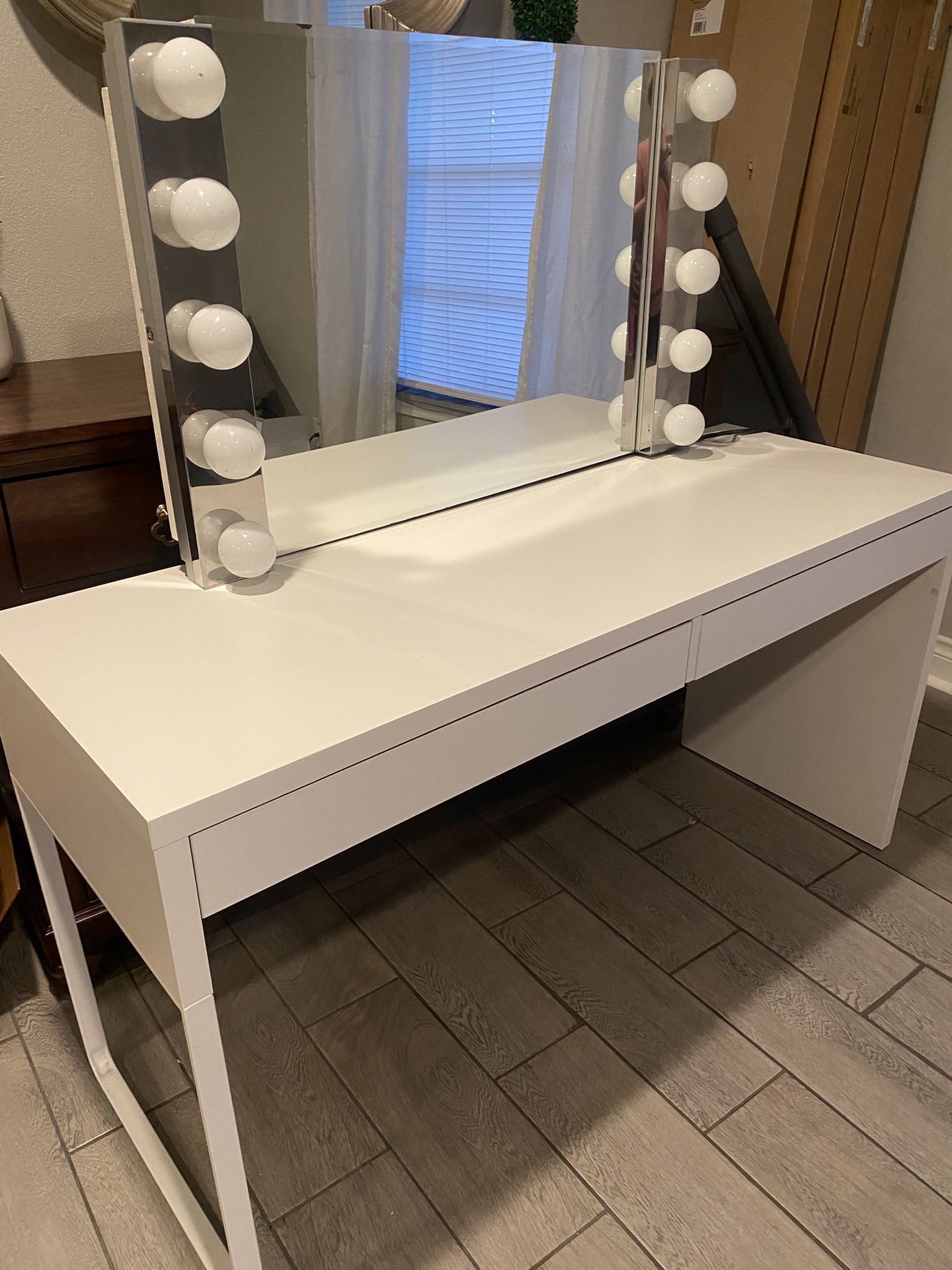 Makeup Vanity for Sale in Houston, TX - OfferUp