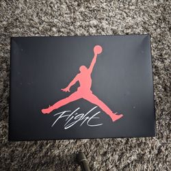Jordan 4's White CEMENT Size 8.5