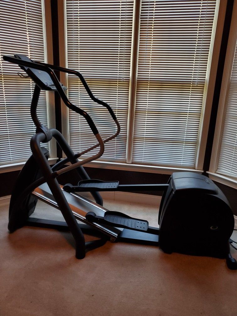 Precor EFX546 Elliptical Fitness Crosstrainer