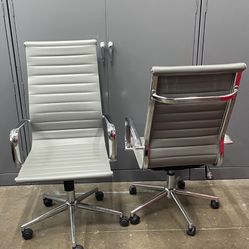 Office Chairs. Like New 
