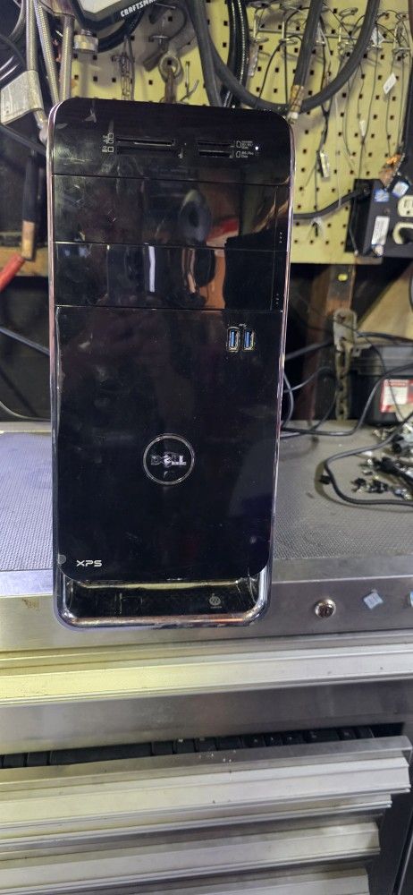 Dell XPS Gaming PC. i7-CPU-3.40GHz
16GB Ram 1TB HDD. GPU: GTX 4GB.