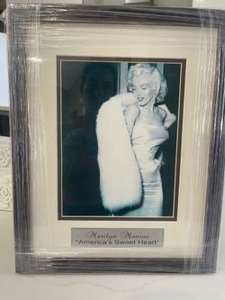 Marilyn Monroe Custom Framed 16x12 Frame 