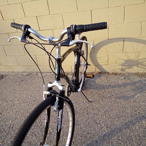 GT STREAMLINE SLIPSTREAM MENS HYBRID ROAD BIKE REFURBISHED OBO