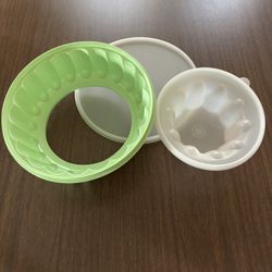 Tupperware 3 Piece Jello Mold #1202-2