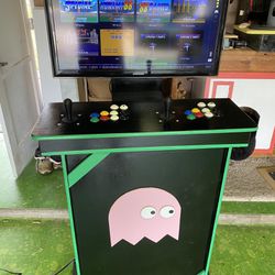 Pedestal Arcade Machine With More Than 10k Classic Games