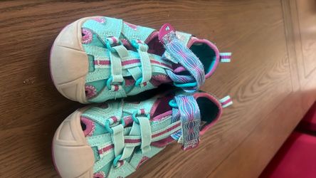Merrell. 11
