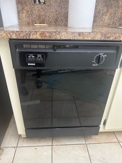 Dishwasher (Black Kenmore)