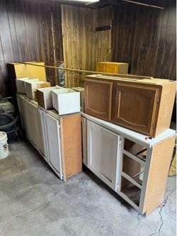 Assorted Kitchen Cabinet Set