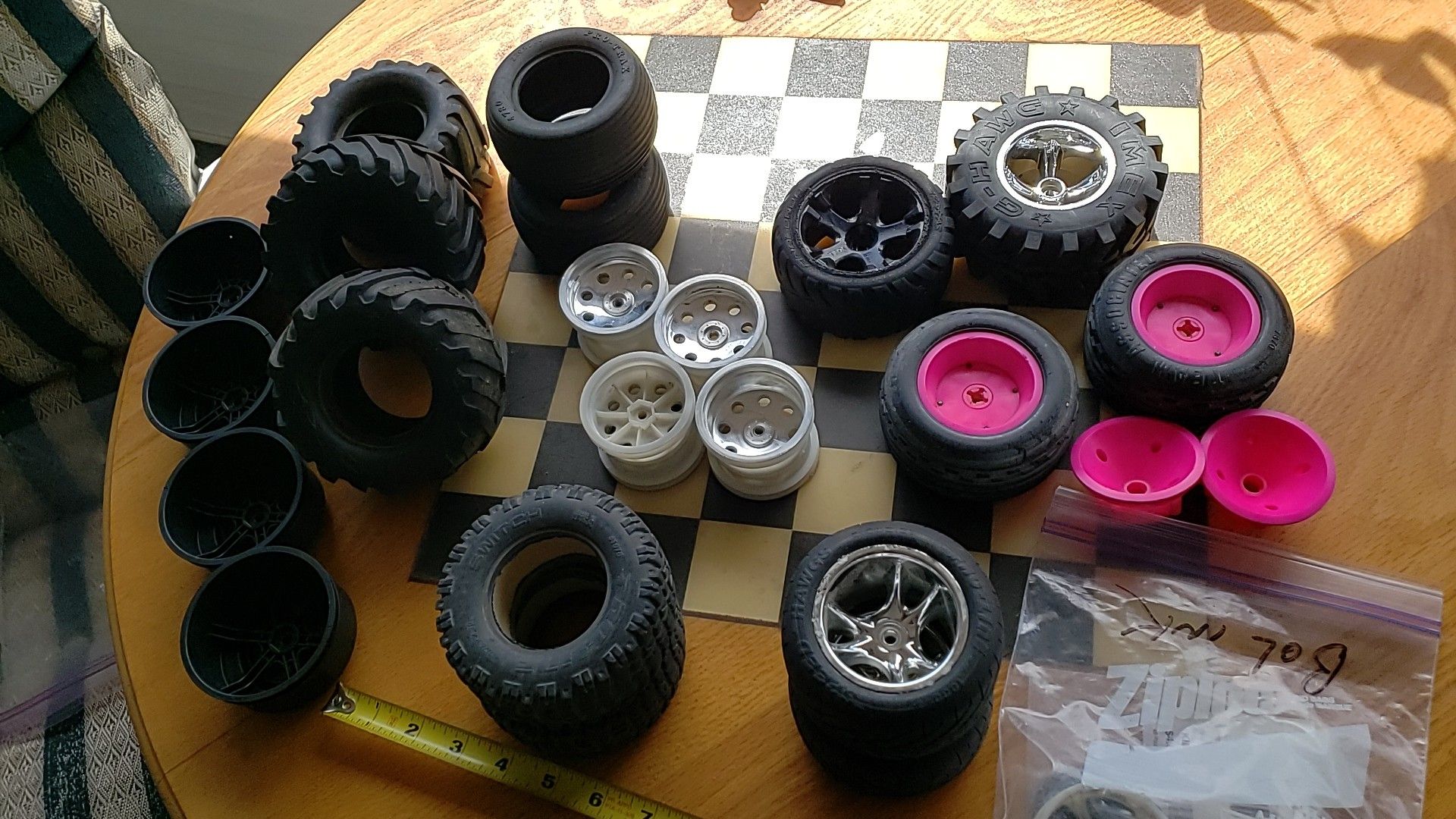 Lots of rc tires and wheels. Lot