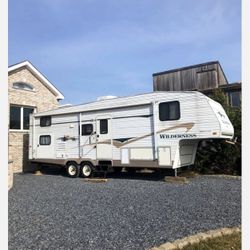 Camper (5th Wheel)