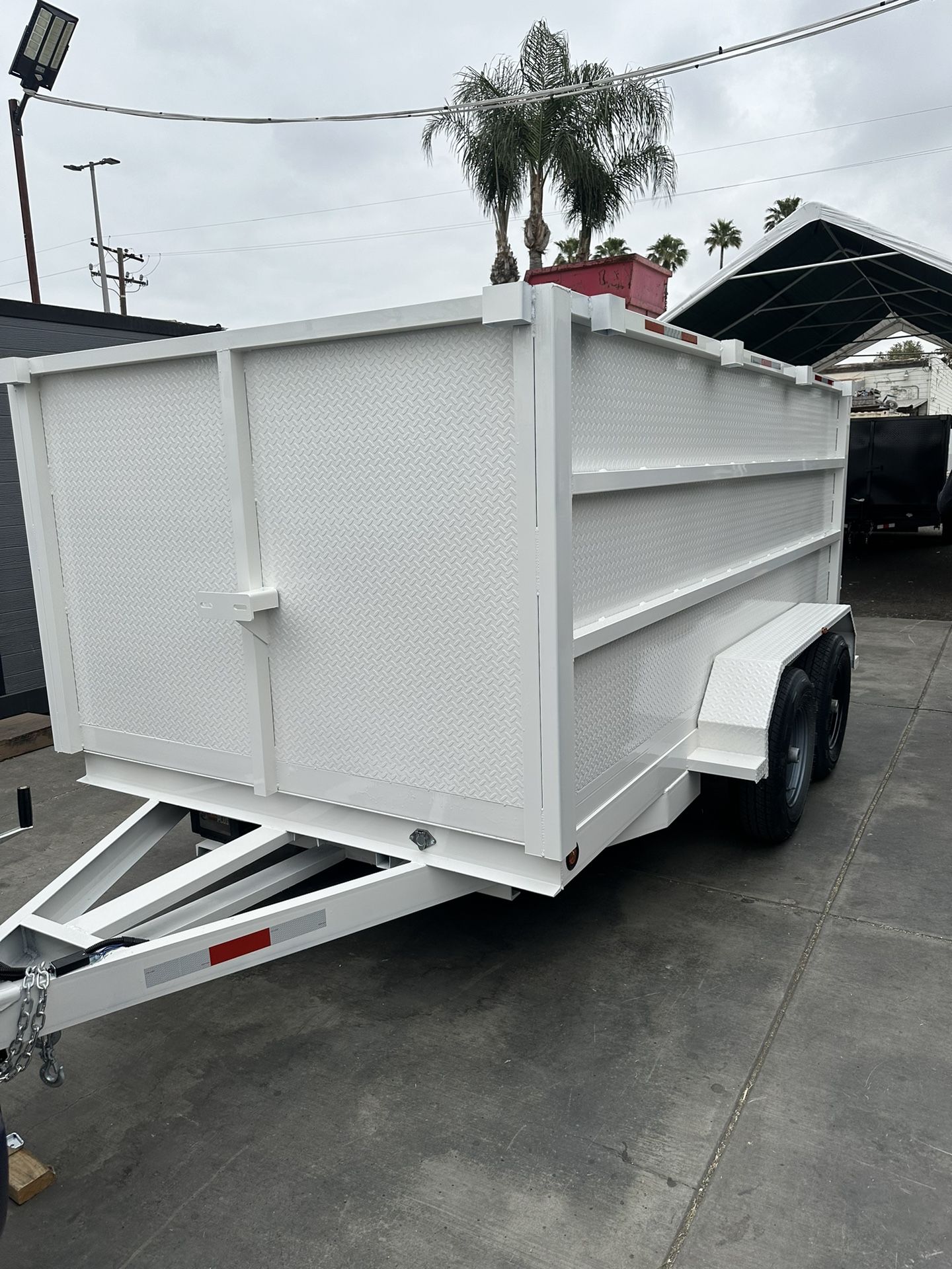 Dump Trailer (BRAND NEW)