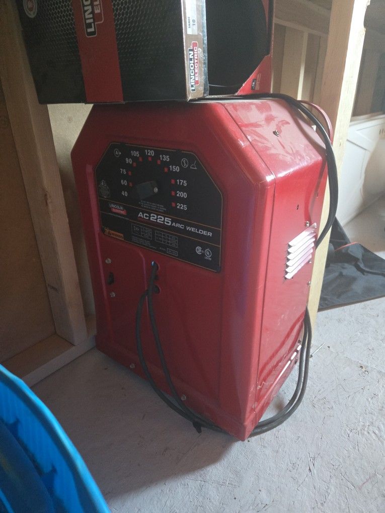 Lincoln AC 225 Arc Welder W/ Mask And Electrodes.