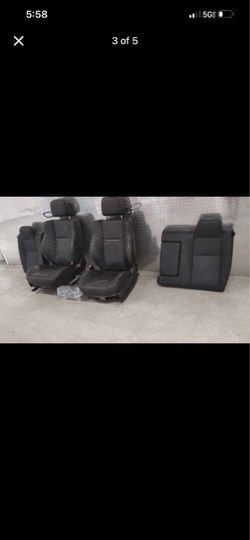 Challenger seats