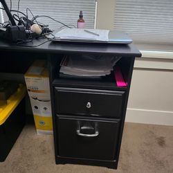 Corner computer desk