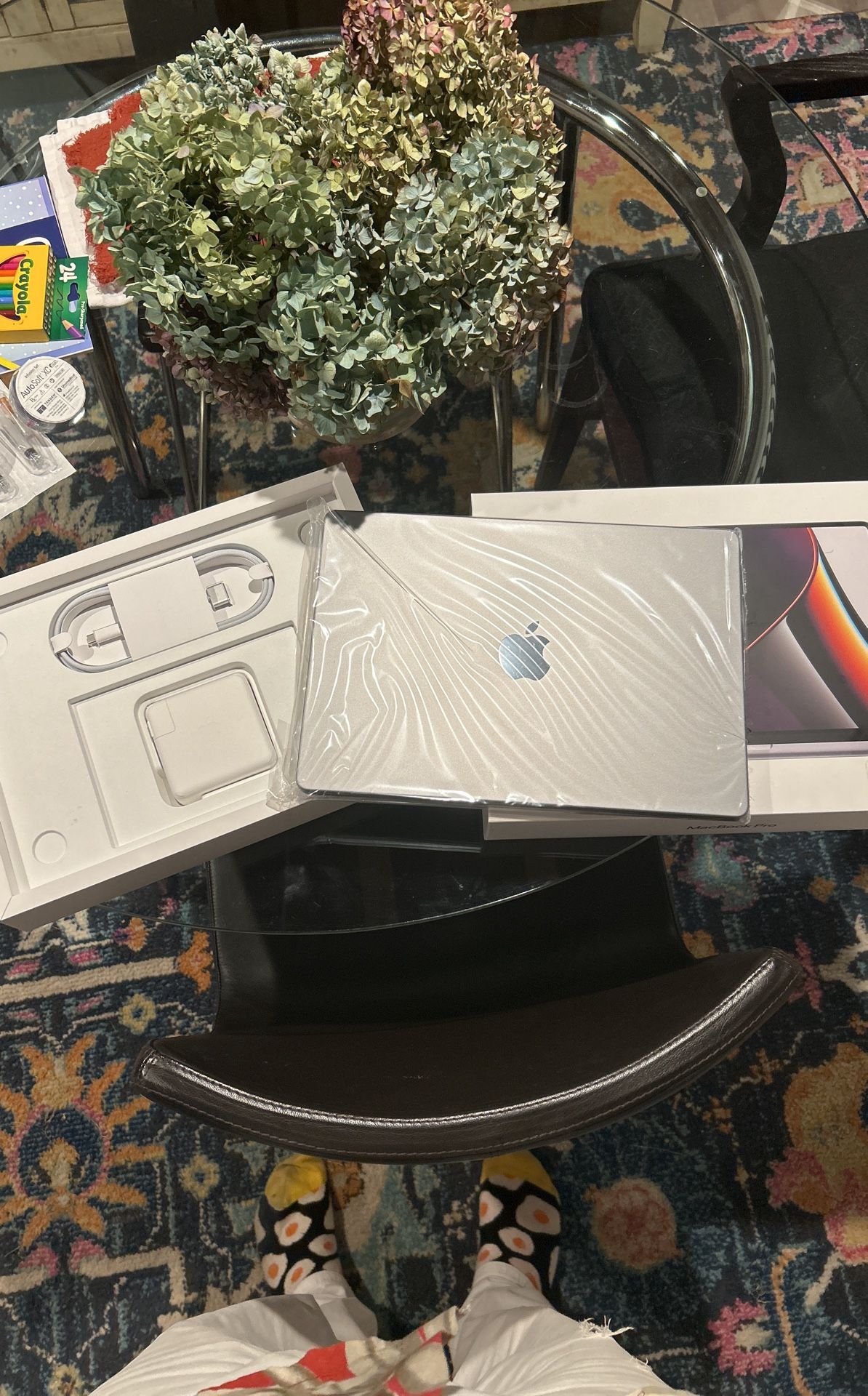 2021 MacBook M1 Pro 14-inch, 2TB 16GB Ram