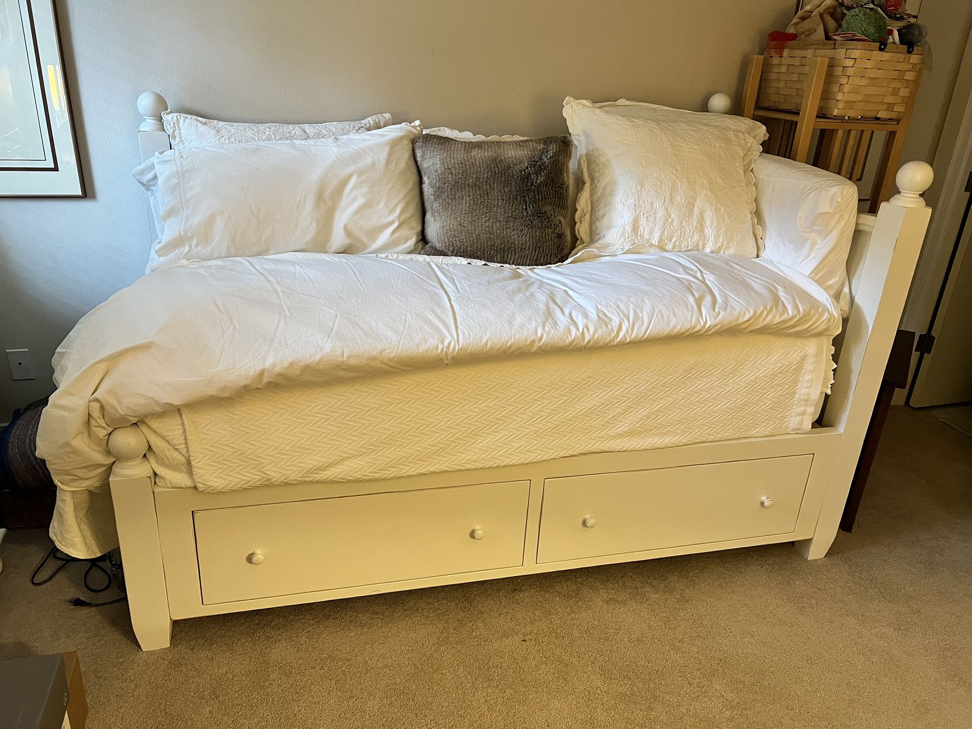 Daybed twin With Storage Drawers, Matching dresser, And Bookcase 