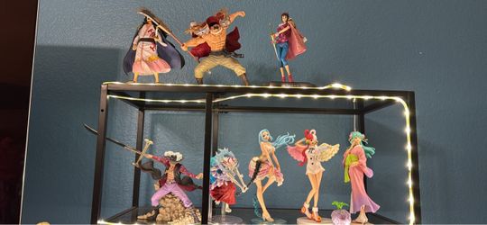 One Piece Anime Figure Collection – 7 Figures
