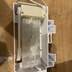 Whirlpool Refrigerator Ice Maker