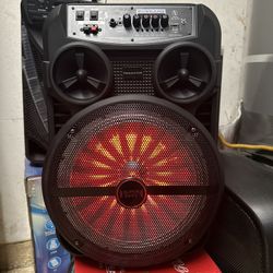 Rechargeable Speaker With Microphone 