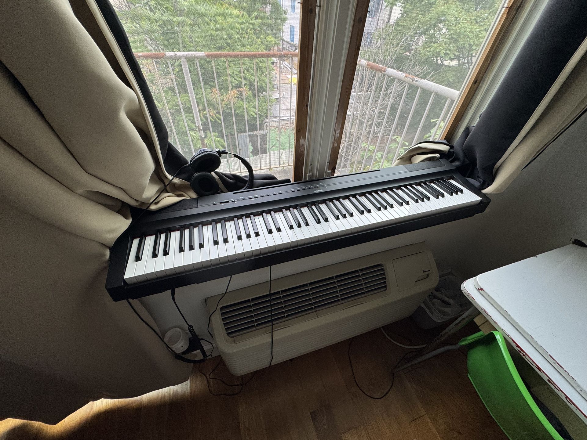 🎹 Yamaha P-125 Digital Piano – Great Condition!