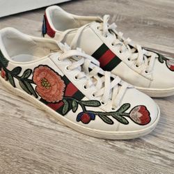 Gucci Embroidered Sneakers 