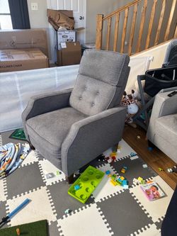 Free recliner. Ahwatukee Foothills