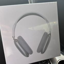 AirPod Maxes Silver