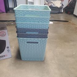 6 Storage Bins.. Must Go! $30