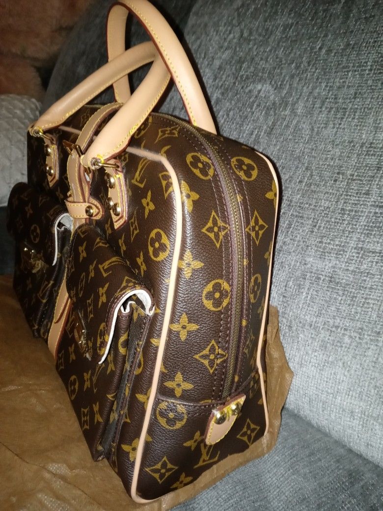 Louis Vuitton Hand Bag Authetic Cow Skin .