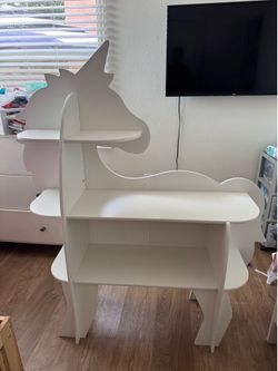 Unicorn Bookshelf
