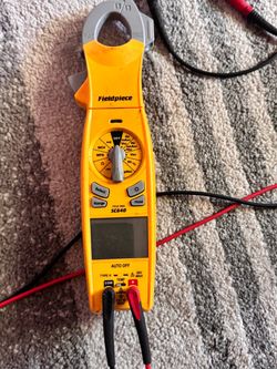 Field piece voltmeter