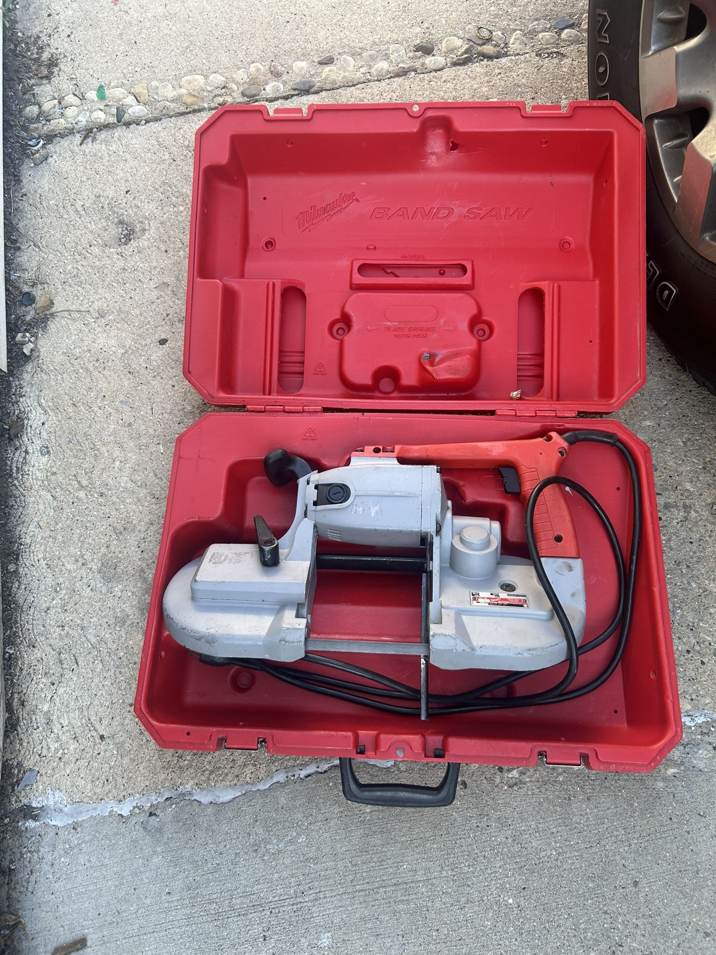 18” Milwaukee Band Saw