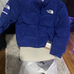 Supreme North face Nuptse 