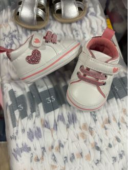 New without tags baby girl shoes size 0-3months newborn