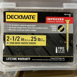 Deckmate 25 pound Bucket