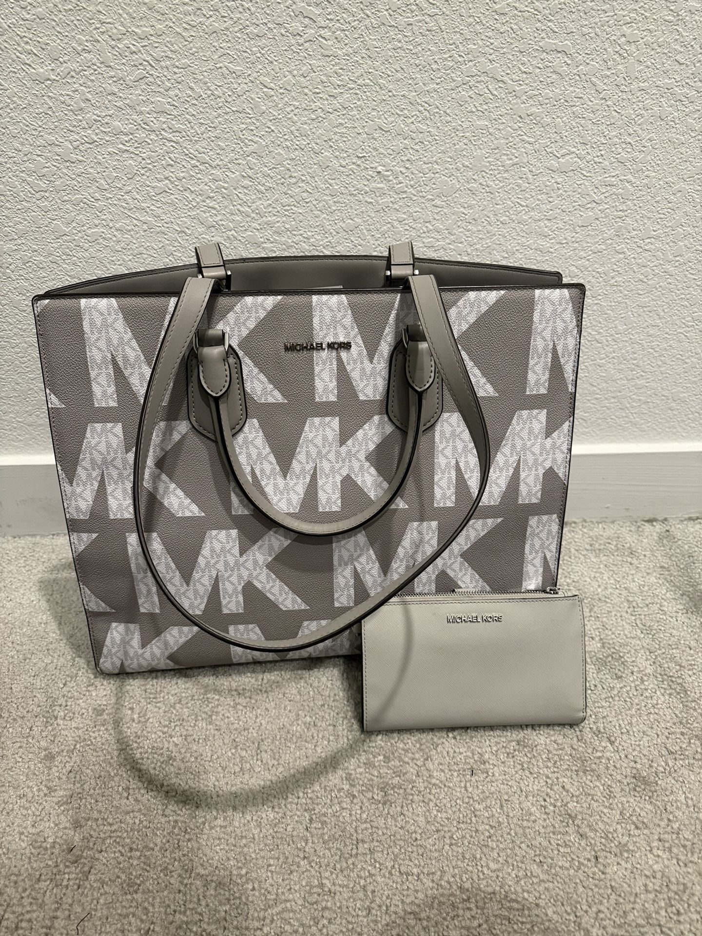 Micheal Kors Tote