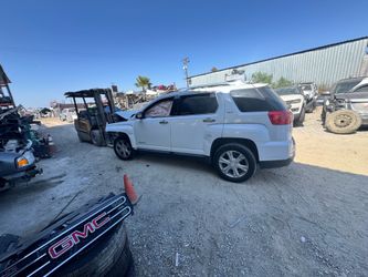 2016 GMC Terrain 2.4 PARTS ONLY
