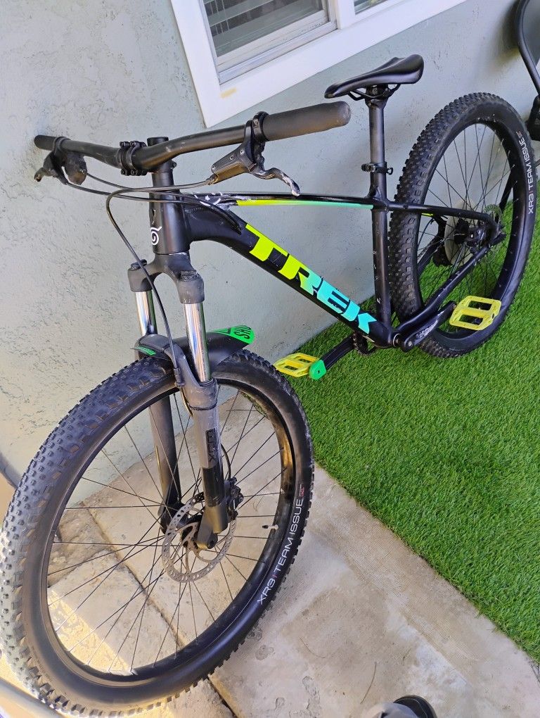 Trek Roscoe 6 Mountain Bike