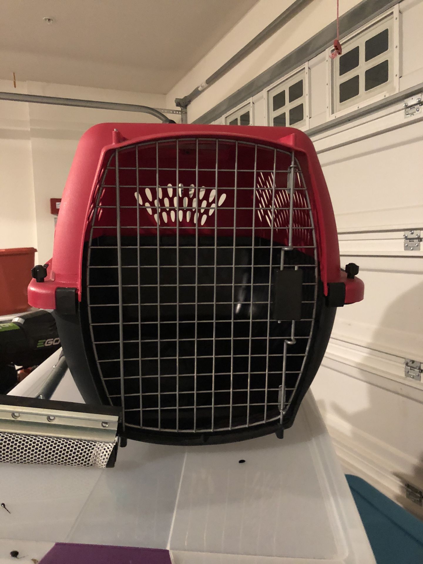 Dog Crate/carrier