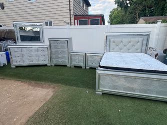 Queen set