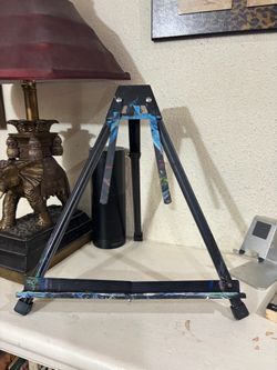 Black Metal Tabletop Art Easel