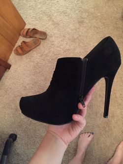 Women's size 9 black heels