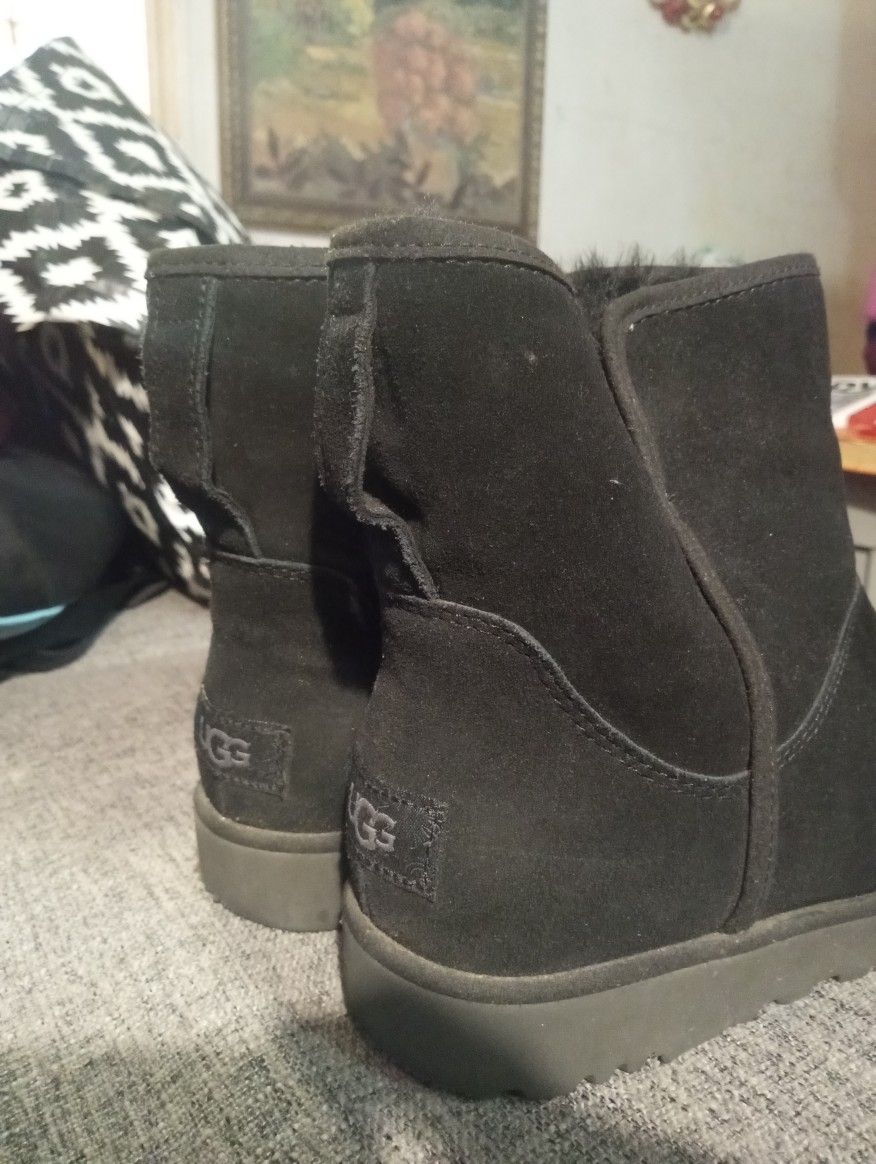 UGG CORY II 1125792 WOMAN’S SIZE 8.5 SLIM BOOTS BLACK SUEDE USED CONDITION